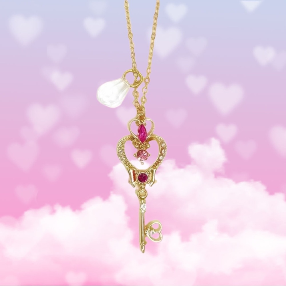 Gorgeous Heart Key Pendant Necklace